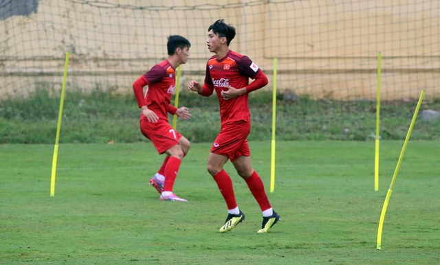 Quang Hải, Văn Hậu tạm chia tay U23 Việt Nam để đá AFC Cup