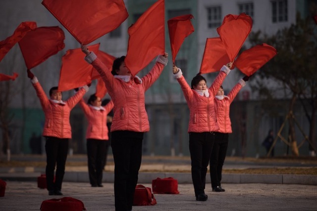 Những “bóng hồng” múa cờ đỏ tại Triều Tiên - Ảnh minh hoạ 6
