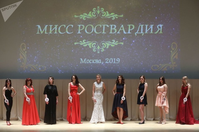 Vẻ đẹp của các nữ quân nhân thi hoa hậu vệ binh quốc gia Moscow - 2 Vẻ đẹp của các nữ quân nhân thi hoa hậu vệ binh quốc gia Moscow - 2