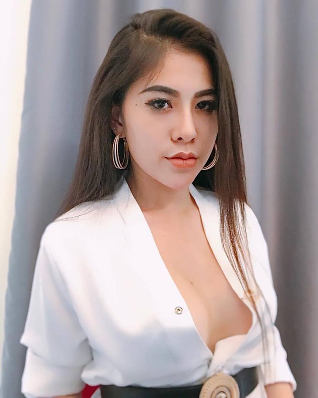 Ba cô giáo nổi như cồn vì quá xinh đẹp, gợi cảm - 7 Ba cô giáo nổi như cồn vì quá xinh đẹp, gợi cảm - 7
