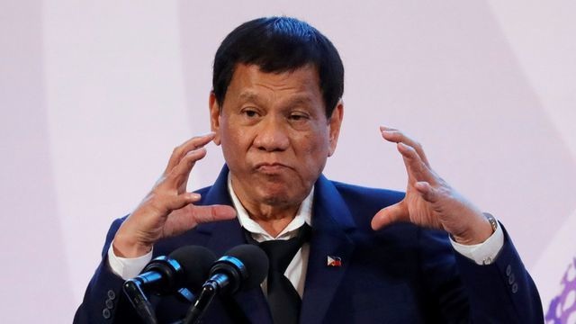 Tổng thống Duterte lo Philippines sẽ tổn thất lớn nếu đối đầu Trung Quốc