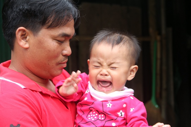Đớn đau cảnh mẹ trói chân trói tay để đút cho con ăn - 7 Đớn đau cảnh mẹ trói chân trói tay để đút cho con ăn - 7