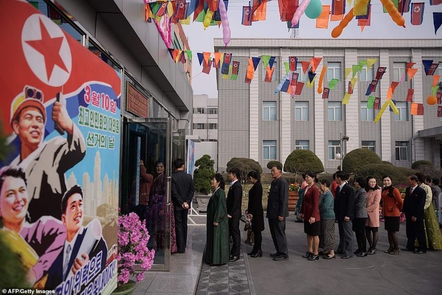 Ông Kim Jong-un cùng hàng triệu người Triều Tiên nô nức đi bầu cử - 4 Ông Kim Jong-un cùng hàng triệu người Triều Tiên nô nức đi bầu cử - 4