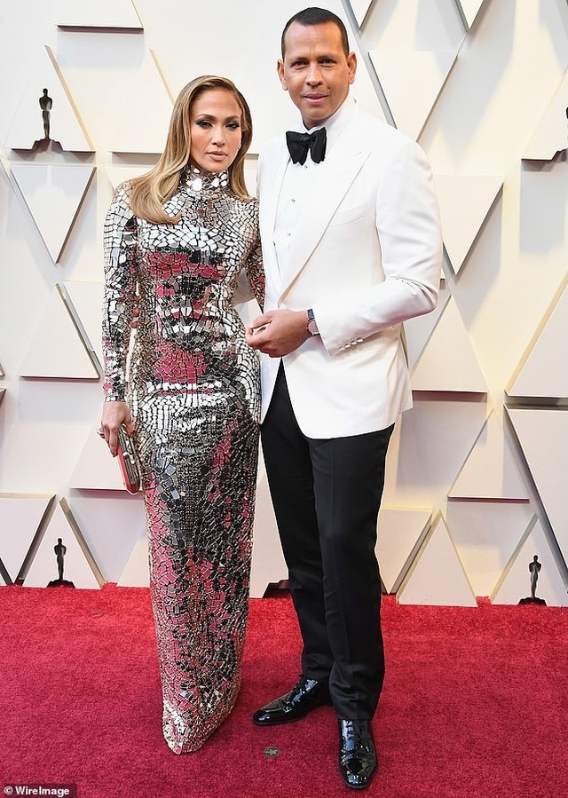 Ngắm loạt nhẫn đính hôn đắt giá của Jennifer Lopez - 2 Ngắm loạt nhẫn đính hôn đắt giá của Jennifer Lopez - 2