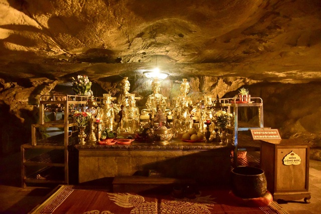 Kỳ lạ ngôi chùa cổ 1000 năm, tọa lạc trong lòng hang động ở Ninh Bình - 5