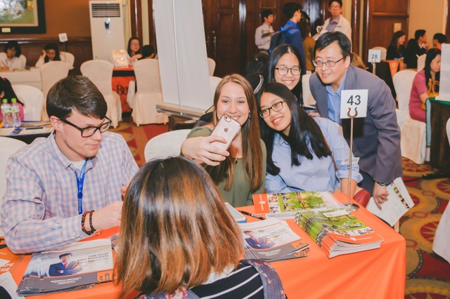 Săn 5000 học bổng “khủng” tại triển lãm Mỹ Canada 2019 - 2 Săn 5000 học bổng “khủng” tại triển lãm Mỹ Canada 2019 - 2