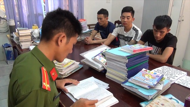 2 nhóm cho vay lãi suất 240%/năm ở miền Tây vừa bị sa lưới - 1 2 nhóm cho vay lãi suất 240%/năm ở miền Tây vừa bị sa lưới - 1