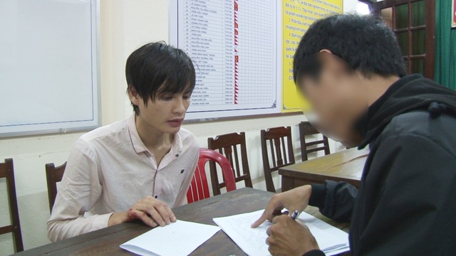 TOÀN ÁO HỒNG 2.jpg TOÀN ÁO HỒNG 2.jpg