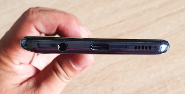 Trên tay Galaxy A50 - smartphone tầm trung có cảm biến vân tay màn hình - Ảnh minh hoạ 10