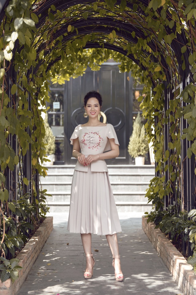 Nhan sắc Hoa hậu Mai Phương ra sao sau 17 năm đăng quang? - 15 Nhan sắc Hoa hậu Mai Phương ra sao sau 17 năm đăng quang? - 15