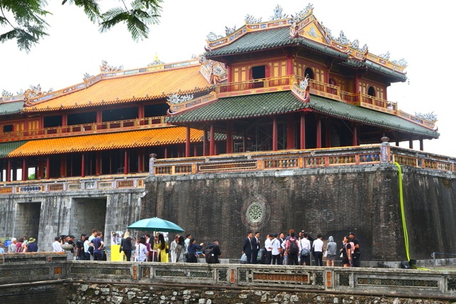 Chuyen gia Duc tay reu tren di tich Hue bang cong nghe hien dai 1.JPG Chuyen gia Duc tay reu tren di tich Hue bang cong nghe hien dai 1.JPG
