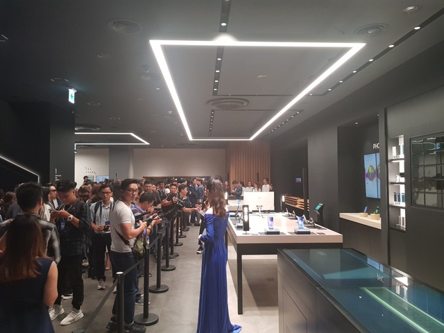 Samsung Showcase lớn thứ 3 thế giới được đặt tại Việt Nam