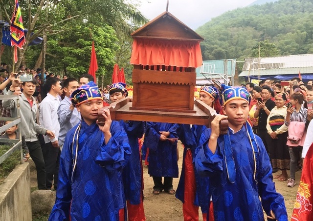 Hàng nghìn người tham gia lễ rước hòn đá “vía” - Ảnh minh hoạ 3