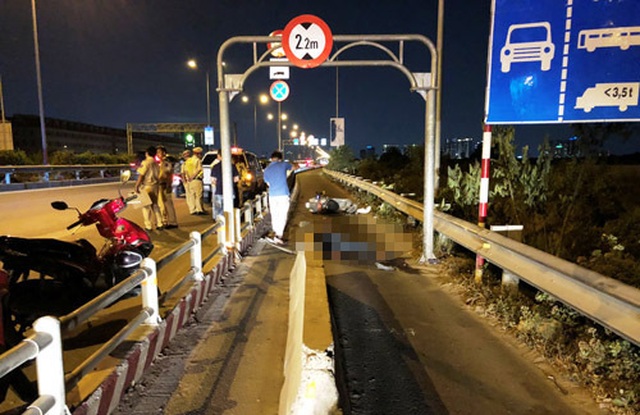 Lại tai nạn chết người vì lao vào dải phân cách trên cao tốc TPHCM - Long Thành - Dầu Giây - 3 Lại tai nạn chết người vì lao vào dải phân cách trên cao tốc TPHCM - Long Thành - Dầu Giây - 3