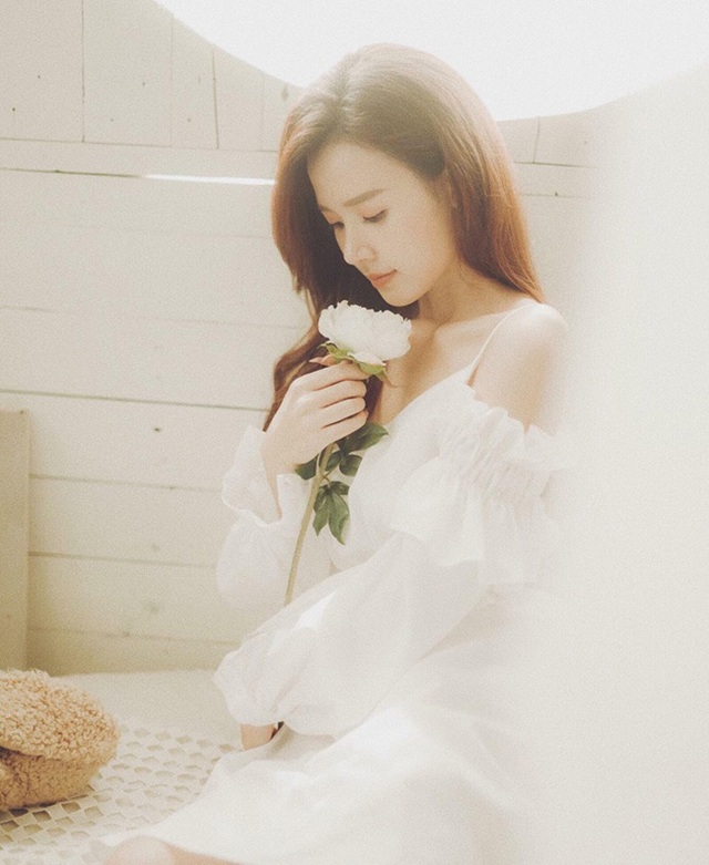 Tuổi 30, hot girl Midu ngày càng gợi cảm và táo bạo - 2 Tuổi 30, hot girl Midu ngày càng gợi cảm và táo bạo - 2
