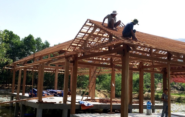 Tháo dỡ khu du lịch trái phép trong rừng phòng hộ Tháo dỡ khu du lịch trái phép trong rừng phòng hộ