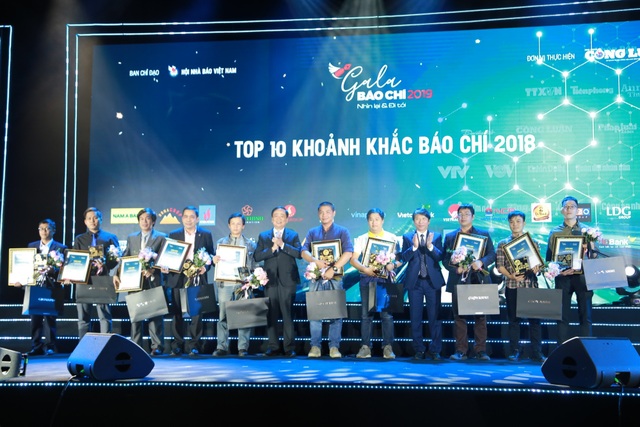 CTV báo  đoạt giải cuộc thi ảnh Khoảnh khắc Báo chí 2018