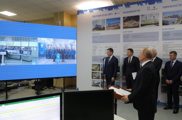 Ông Putin khai trương 2 nhà máy điện mới tại Crimea sau khi Ukraine cắt điện - 1 Ông Putin khai trương 2 nhà máy điện mới tại Crimea sau khi Ukraine cắt điện - 1