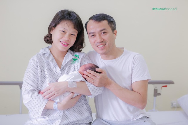 Đẻ mổ kết hợp cắt bỏ u nang buồng trứng: Hành trình sinh con sau 13 năm - 6 Đẻ mổ kết hợp cắt bỏ u nang buồng trứng: Hành trình sinh con sau 13 năm - 6