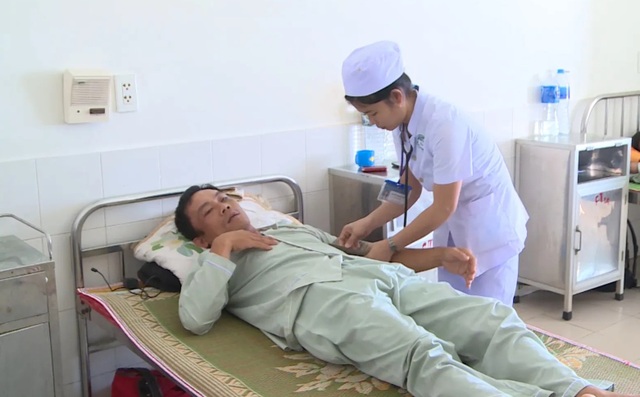 Khởi tố vụ án dân bị đánh, phơi nắng tại Dự án Điện mặt trời: - 1 Khởi tố vụ án dân bị đánh, phơi nắng tại Dự án Điện mặt trời: - 1