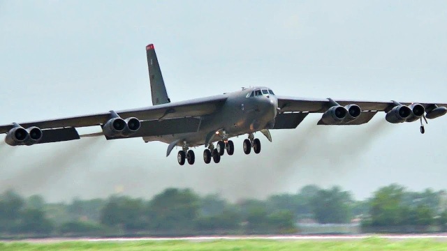 Mỹ điều 6 máy bay ném bom B-52 đến châu Âu 