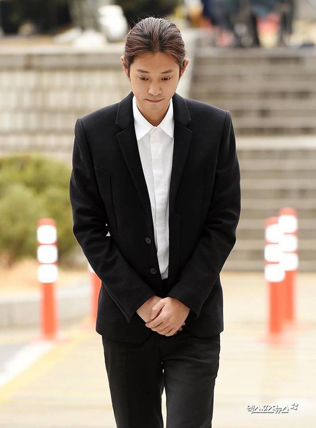Jung Joon Young cúi đầu xin lỗi và bật khóc khi tới tòa án - 4 Jung Joon Young cúi đầu xin lỗi và bật khóc khi tới tòa án - 4