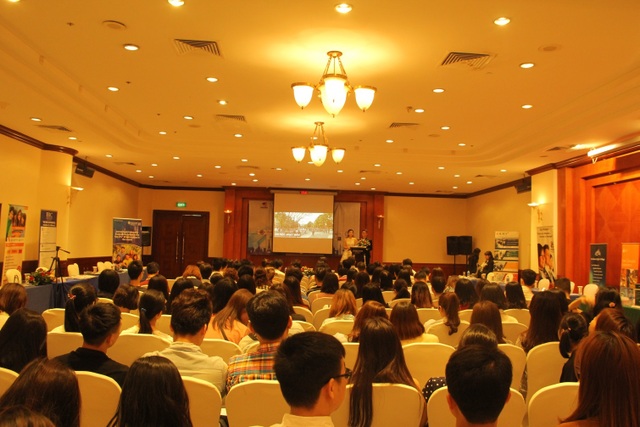 Phỏng vấn học bổng toàn phần tại triển lãm du học 2019 - 3 Phỏng vấn học bổng toàn phần tại triển lãm du học 2019 - 3