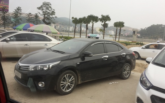 Tài xế taxi “dù” tiết lộ mánh khóe qua mặt cơ quan chức năng - 2 Tài xế taxi “dù” tiết lộ mánh khóe qua mặt cơ quan chức năng - 2