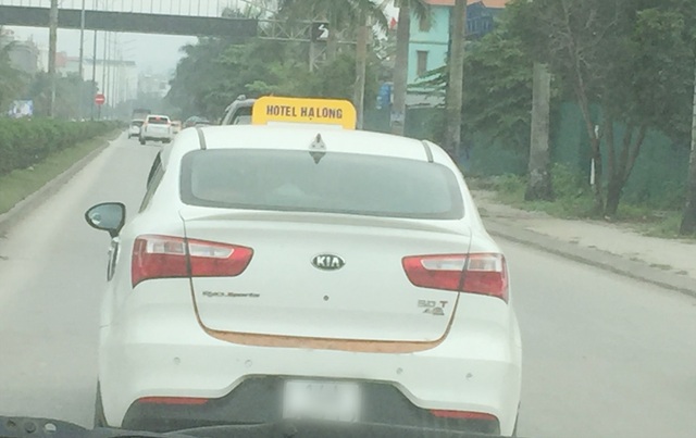 Tài xế taxi “dù” tiết lộ mánh khóe qua mặt cơ quan chức năng - 5 Tài xế taxi “dù” tiết lộ mánh khóe qua mặt cơ quan chức năng - 5