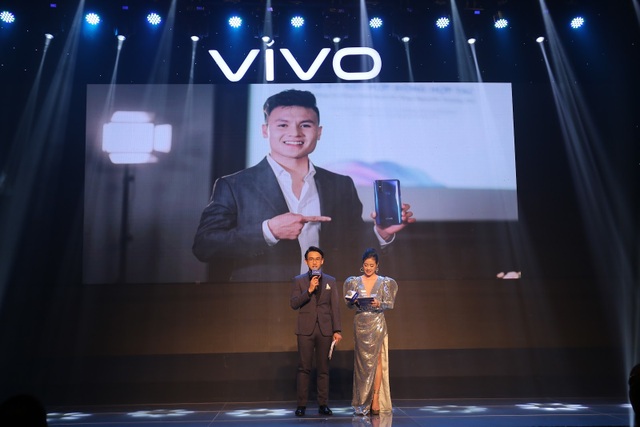 Quang Hải bất ngờ xuất hiện tại sự kiện ra mắt smartphone camera ẩn Vivo V15 - Ảnh minh hoạ 7