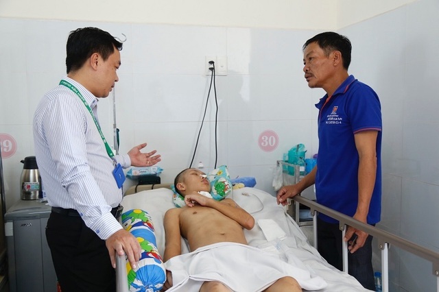 trao quy (1).JPG trao quy (1).JPG