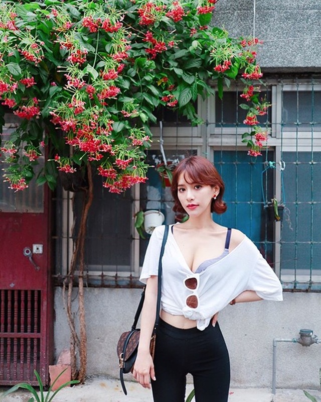 Nữ tiếp viên có thân hình yêu nữ, nụ cười quyến rũ, mê người - 7 Nữ tiếp viên có thân hình yêu nữ, nụ cười quyến rũ, mê người - 7