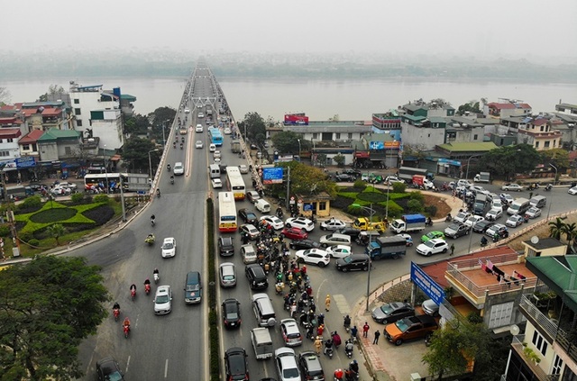 Giao thông căng như dây đàn trên 6 tuyến đường Hà Nội nghiên cứu cấm xe máy - 9 Giao thông căng như dây đàn trên 6 tuyến đường Hà Nội nghiên cứu cấm xe máy - 9