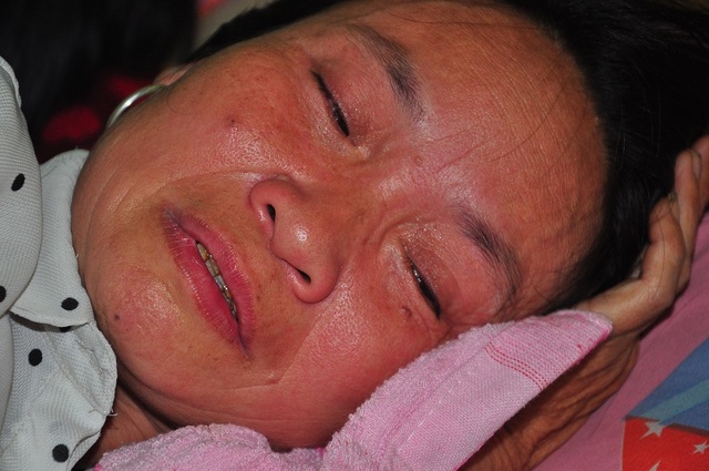 Mẹ nằm liệt giường khóc nghẹn thương con bị ung thư hạch không tiền đi viện - 5 Mẹ nằm liệt giường khóc nghẹn thương con bị ung thư hạch không tiền đi viện - 5