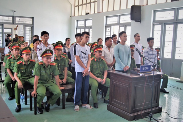 Các bị cáo tại tòa .jpg Các bị cáo tại tòa .jpg