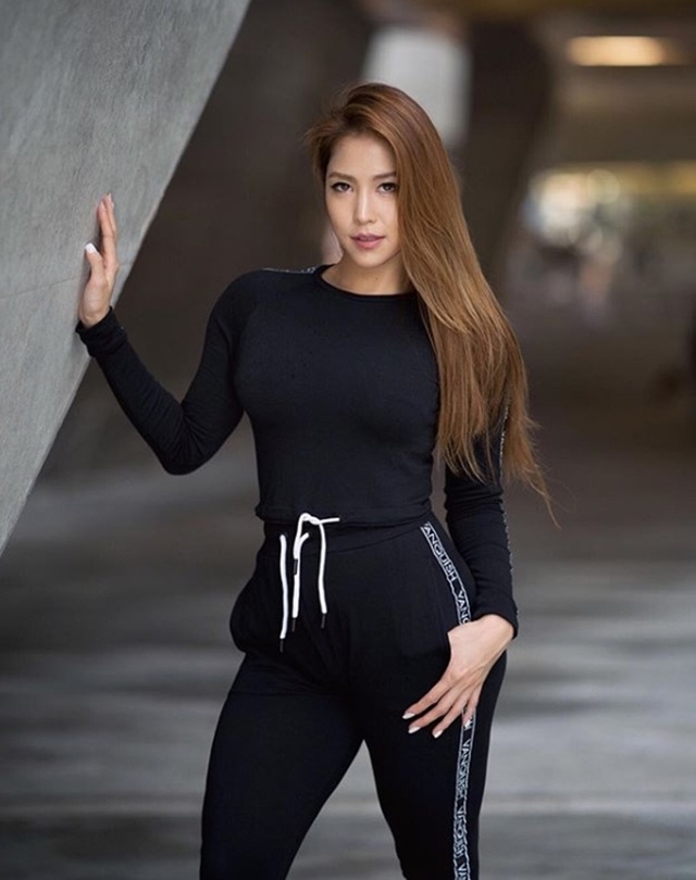 Bụng chắc như đá tảng của người đẹp từng không ai mê vì béo phì - 5 Bụng chắc như đá tảng của người đẹp từng không ai mê vì béo phì - 5