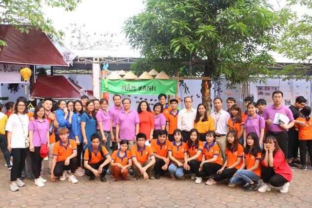 Sinh viên trường ĐH Đại Nam nói không với túi nilon - 5 Sinh viên trường ĐH Đại Nam nói không với túi nilon - 5