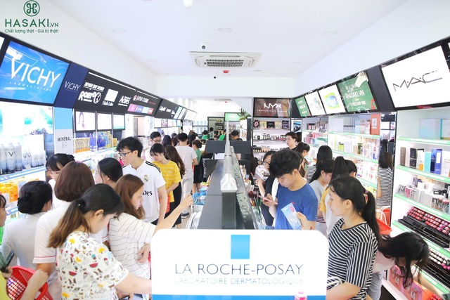 Choáng với không khí “đông như lễ hội” trong ngày khai trương Hasaki Bình Thạnh - 1 Choáng với không khí “đông như lễ hội” trong ngày khai trương Hasaki Bình Thạnh - 1