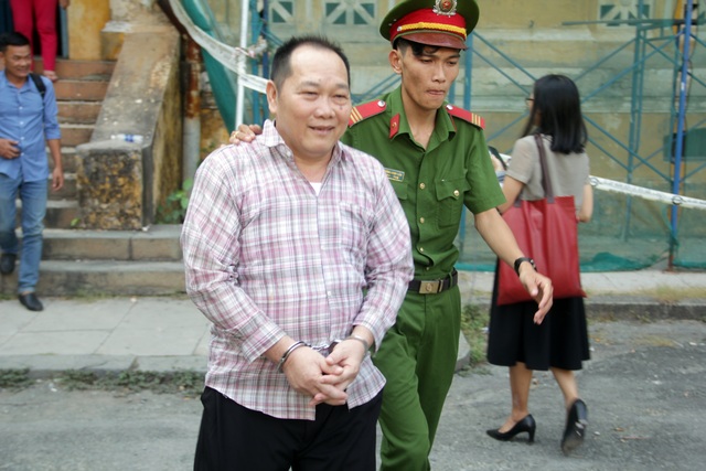 Nguyên phó trưởng đại diện tạp chí trang bị 8 khẩu súng và 50 viên đạn - 1 Nguyên phó trưởng đại diện tạp chí trang bị 8 khẩu súng và 50 viên đạn - 1