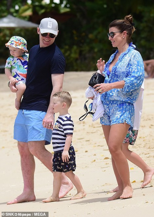 Coleen Rooney tự tin với dáng thon sau khi sinh 4 con - 13 Coleen Rooney tự tin với dáng thon sau khi sinh 4 con - 13