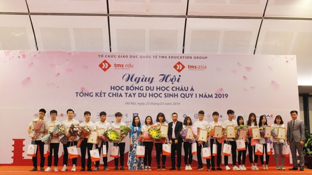 Hàng ngàn người đổ về Ngày hội học bổng Châu Á và tổng kết chia tay quý I năm 2019 do TMS Asia tổ chức - 7 Hàng ngàn người đổ về Ngày hội học bổng Châu Á và tổng kết chia tay quý I năm 2019 do TMS Asia tổ chức - 7