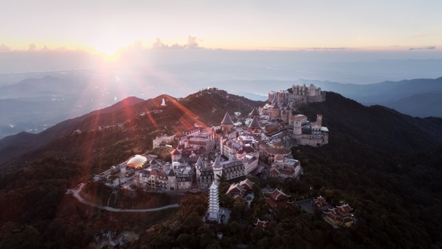 Sun World Ba Na Hills - một thập kỷ chinh phục và vươn tầm thế giới - 5 Sun World Ba Na Hills - một thập kỷ chinh phục và vươn tầm thế giới - 5