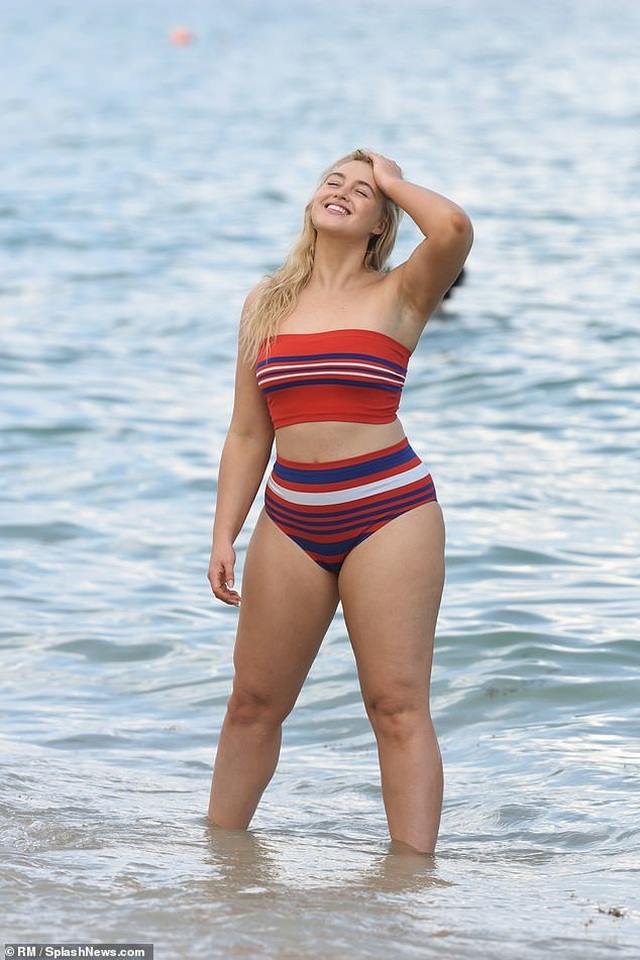 Iskra Lawrence khoe đường cong cuốn hút - 8 Iskra Lawrence khoe đường cong cuốn hút - 8