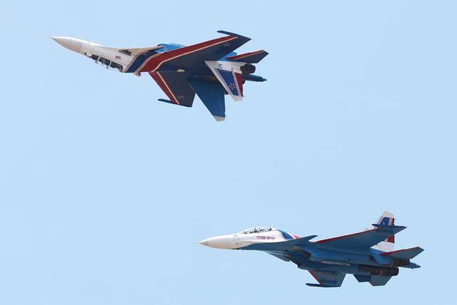 Máy bay quân sự Nga phô diễn sức mạnh tại triển lãm hàng không - Ảnh minh hoạ 4