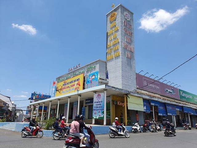 Hình ảnh Rạp hát Hòa Bình trước ngày bị “xóa sổ” - 2 Hình ảnh Rạp hát Hòa Bình trước ngày bị “xóa sổ” - 2
