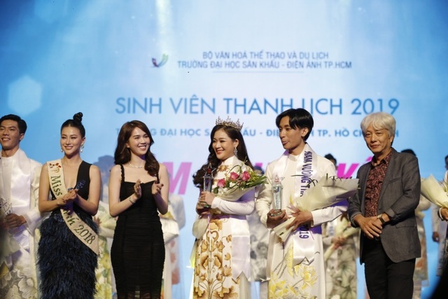 Ngọc Trinh và Hoa hậu trái đất trao vương miện cho hoa khôi thanh lịch - 5 Ngọc Trinh và Hoa hậu trái đất trao vương miện cho hoa khôi thanh lịch - 5