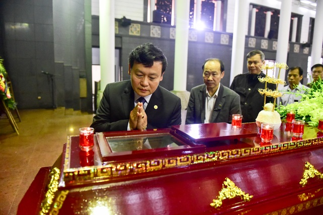 Nghẹn ngào đám tang “cha đẻ của ngành Toán Sư phạm” - GS. NGND Ngô Thúc Lanh - 9 Nghẹn ngào đám tang “cha đẻ của ngành Toán Sư phạm” - GS. NGND Ngô Thúc Lanh - 9