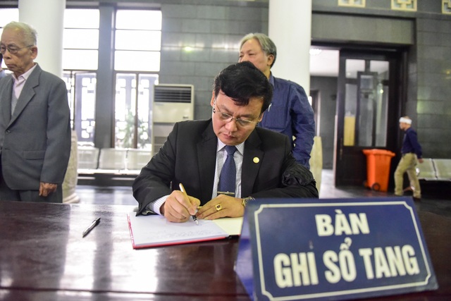 Nghẹn ngào đám tang “cha đẻ của ngành Toán Sư phạm” - GS. NGND Ngô Thúc Lanh - 12 Nghẹn ngào đám tang “cha đẻ của ngành Toán Sư phạm” - GS. NGND Ngô Thúc Lanh - 12