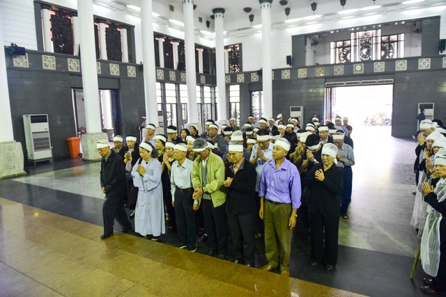 Nghẹn ngào đám tang “cha đẻ của ngành Toán Sư phạm” - GS. NGND Ngô Thúc Lanh - 8 Nghẹn ngào đám tang “cha đẻ của ngành Toán Sư phạm” - GS. NGND Ngô Thúc Lanh - 8