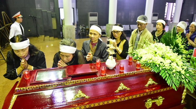 Nghẹn ngào đám tang “cha đẻ của ngành Toán Sư phạm” - GS. NGND Ngô Thúc Lanh - 7 Nghẹn ngào đám tang “cha đẻ của ngành Toán Sư phạm” - GS. NGND Ngô Thúc Lanh - 7